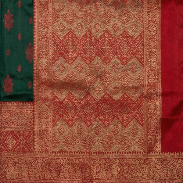 Forest Green & Red Traditional Silk Saree 4 Forest Green & Red Traditional Silk Saree - Image 4